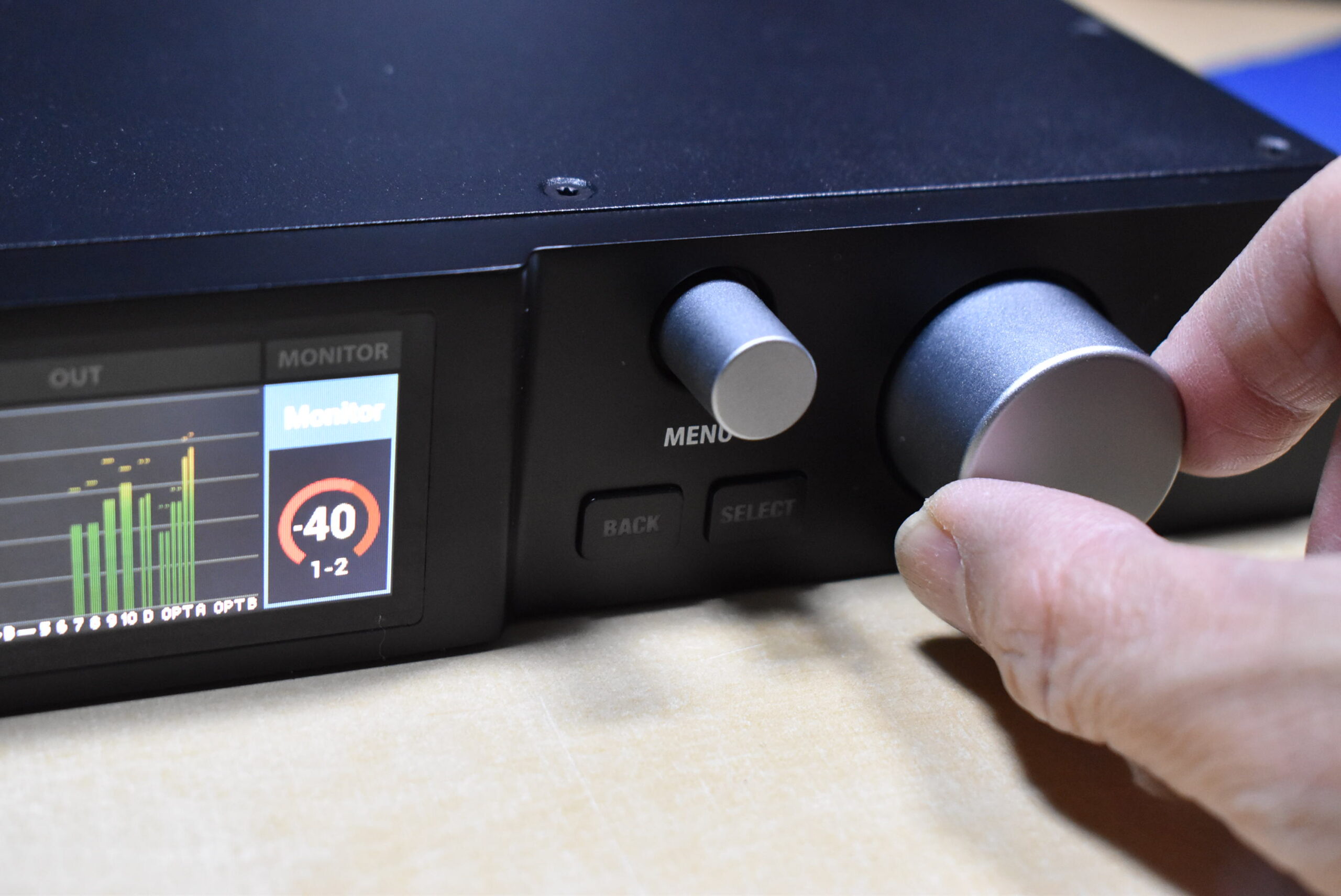 MOTUから第5世代828がデビュー。超高音質な28in/32out USB3