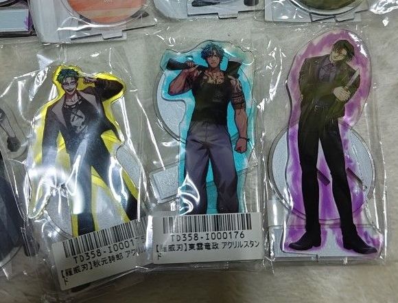 ヒューマンバグ大学 アクリルスタンド 羅威刀 秋元 東雲 城ヶ崎｜Yahoo