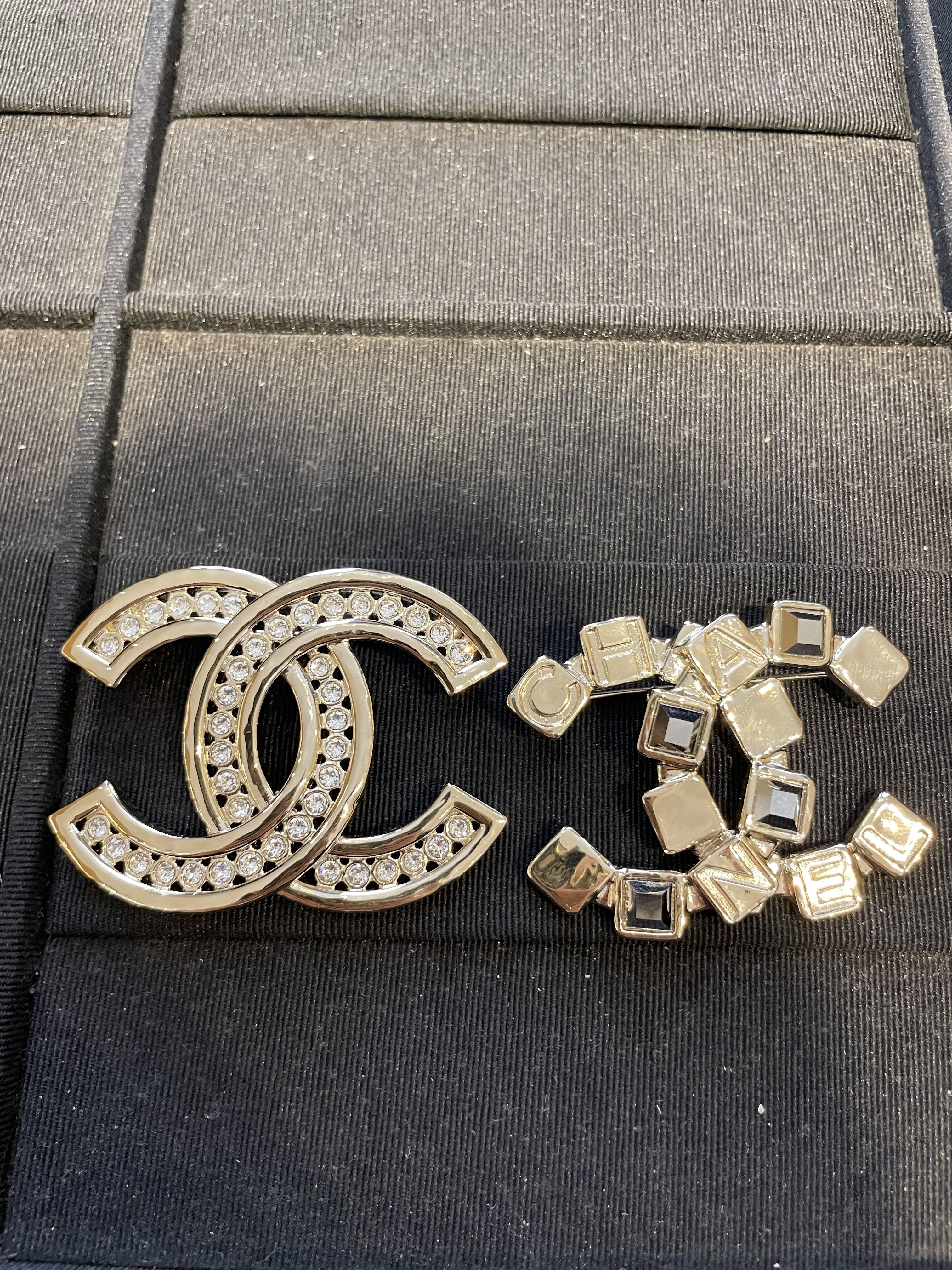 CHANEL BROOCH】シャネルCCブローチ ココマークアクセパール (CHANEL