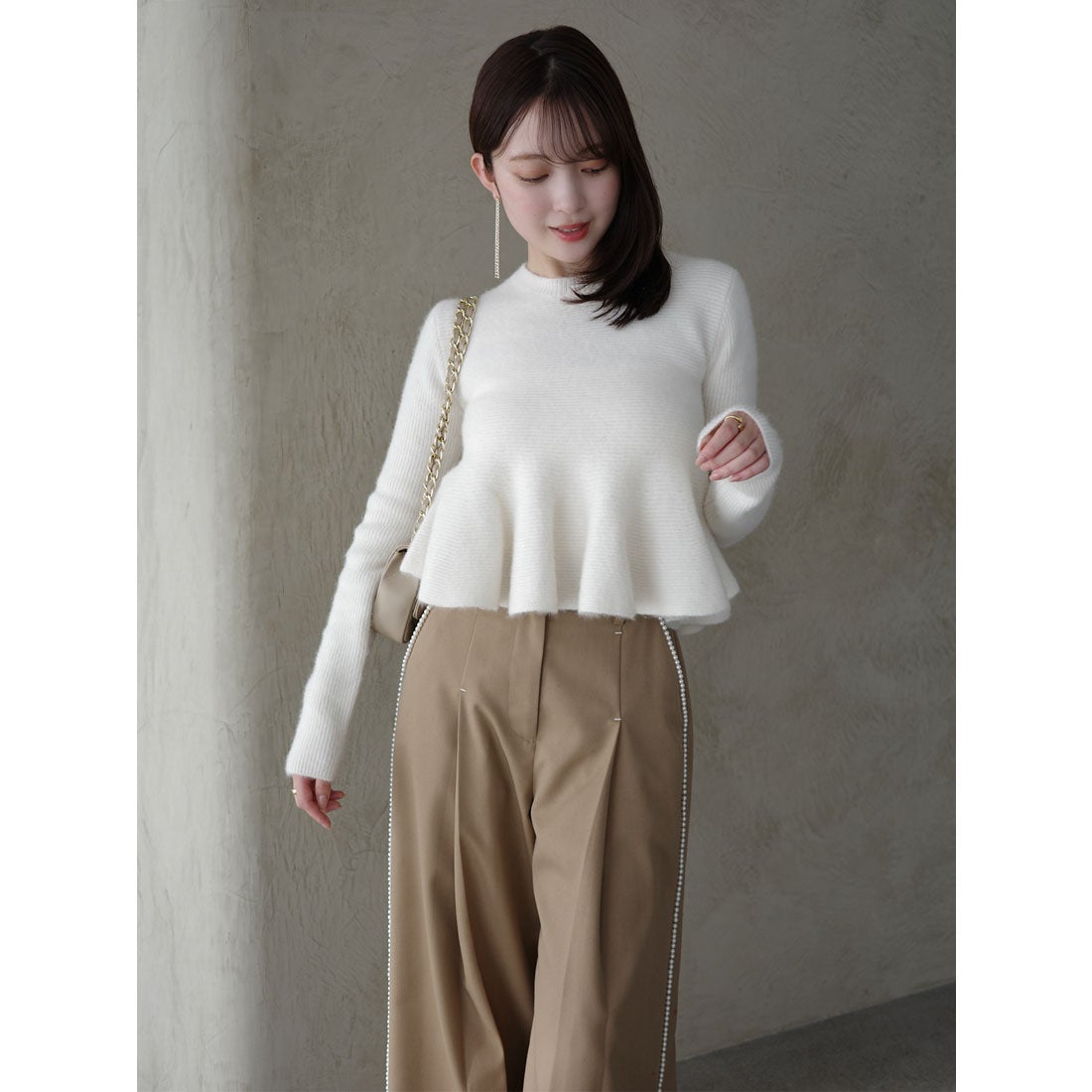 アニュアンス anuans ペプラムショートニットトップス （IVORY