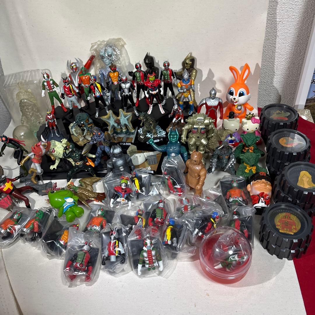 食玩・ガチャガチャ、仮面ライダー、ウルトラマン他　まとめ売り多種多様。