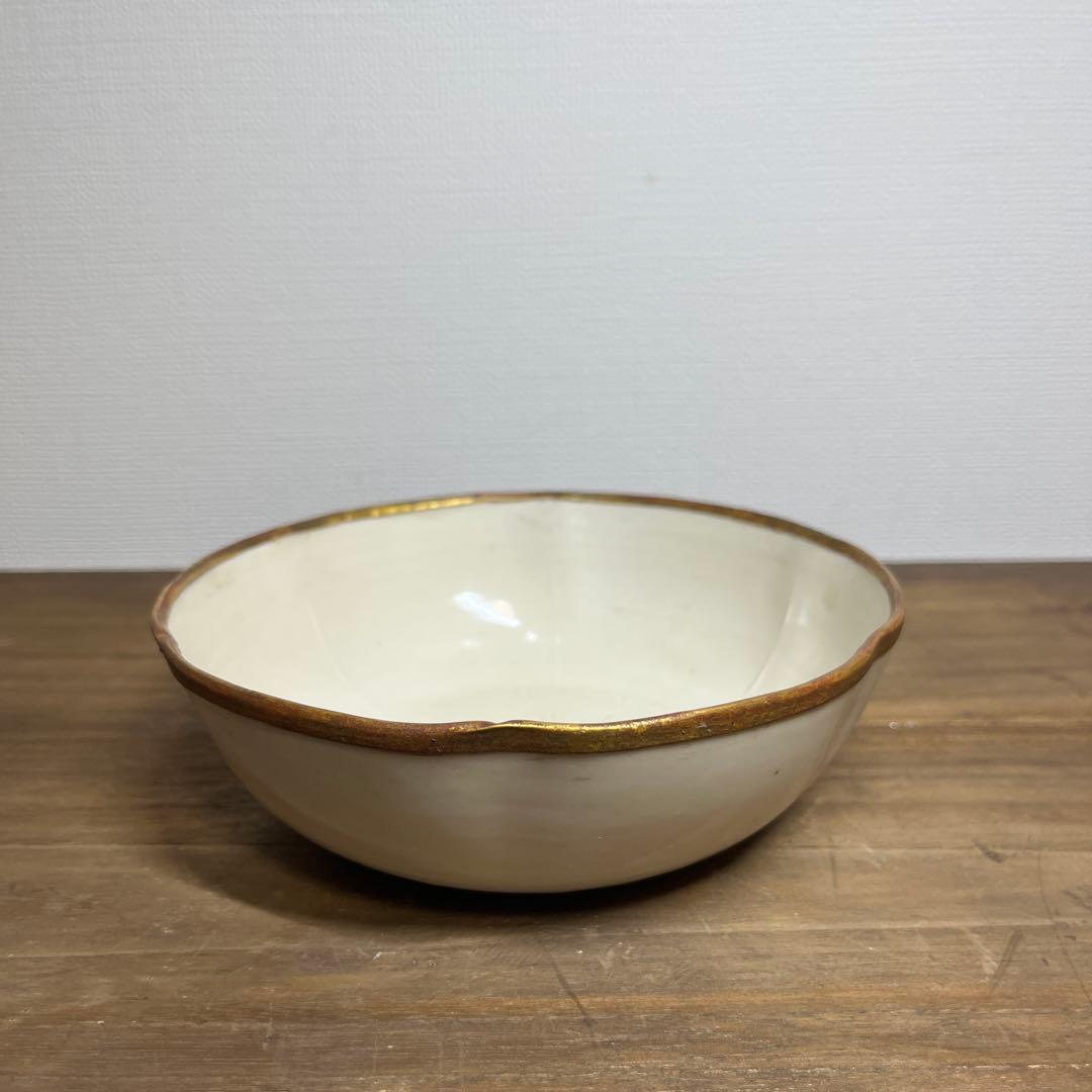 宋時代　定窯　白磁花文覆輪平茶碗　宋