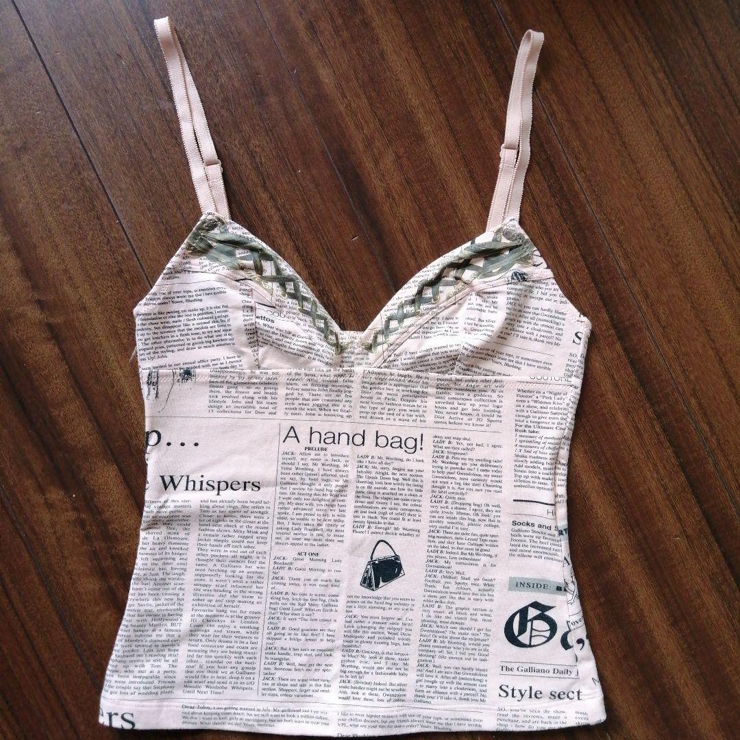 ジョン・ガリアーノ ニュースペーパー柄