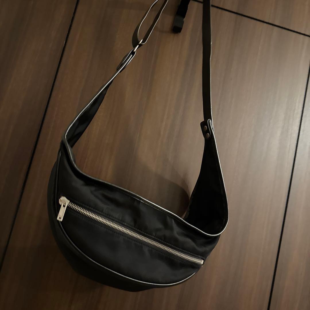 【最終値下げ】ジルサンダー JILSANDER ボディーベルトバッグ JilSander】パッド入りベルトバッグ ボディバッグ クロス (Jil Sander